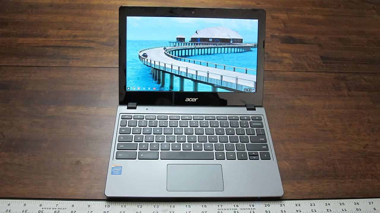 Acer Chromebook C720 on Table