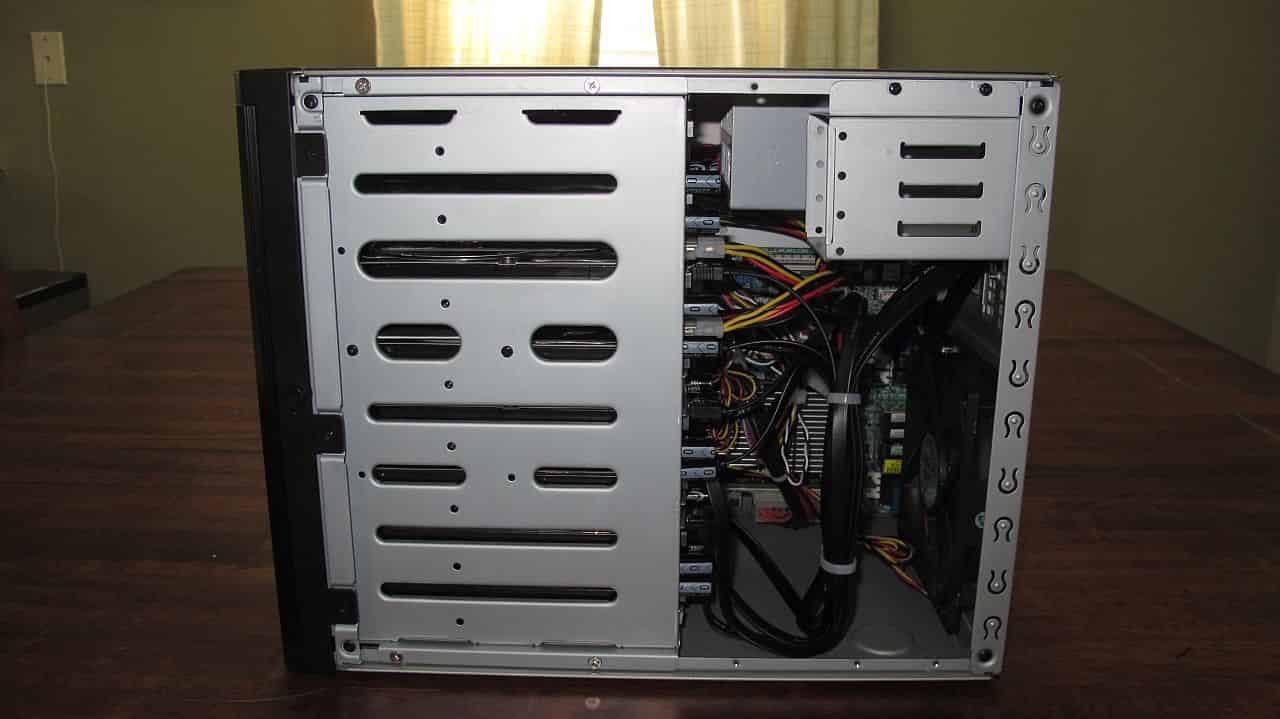 Reinstalling the 2.5" HDD cage